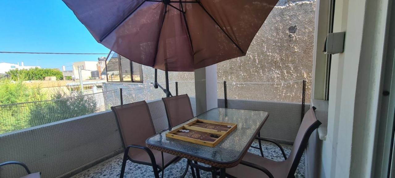 Μοντέρνα Εξοχική Κατοικία Στην Κωμη Komi  Dış mekan fotoğraf