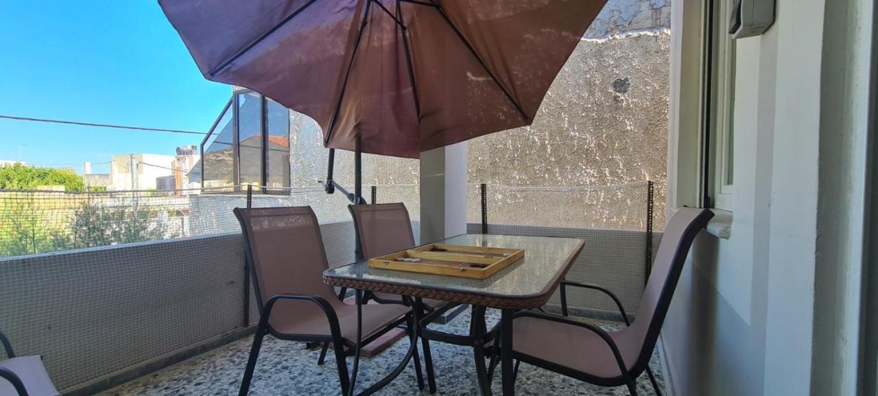 Μοντέρνα Εξοχική Κατοικία Στην Κωμη Komi  Dış mekan fotoğraf